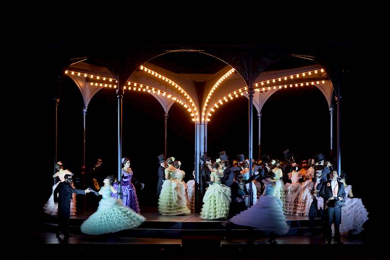 Un ballo in maschera, Giuseppe Verdi, Adele Thomas. Foto: Herwig Prammer Un ballo in maschera, Giuseppe Verdi, Adele Thomas. Foto: Herwig Prammer
