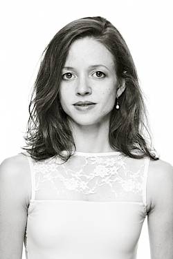 Elizabeth Wisenberg, Solo mit Gruppe